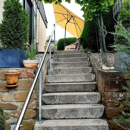 Relaxing In With Furnished Garden Apartment