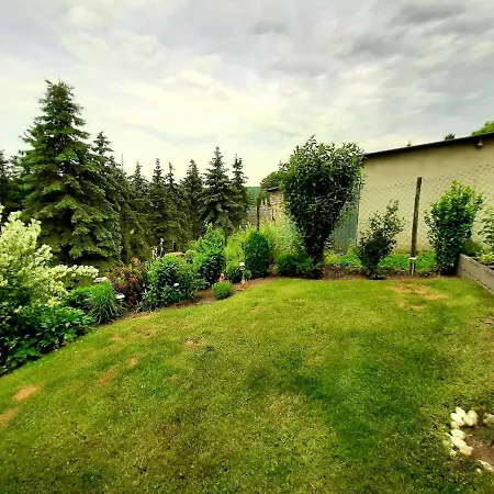 Relaxing In With Furnished Garden Apartment
