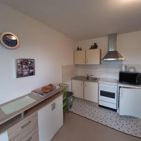 Relaxing In With Furnished Garden Apartment