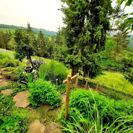Relaxing In With Furnished Garden Apartment *